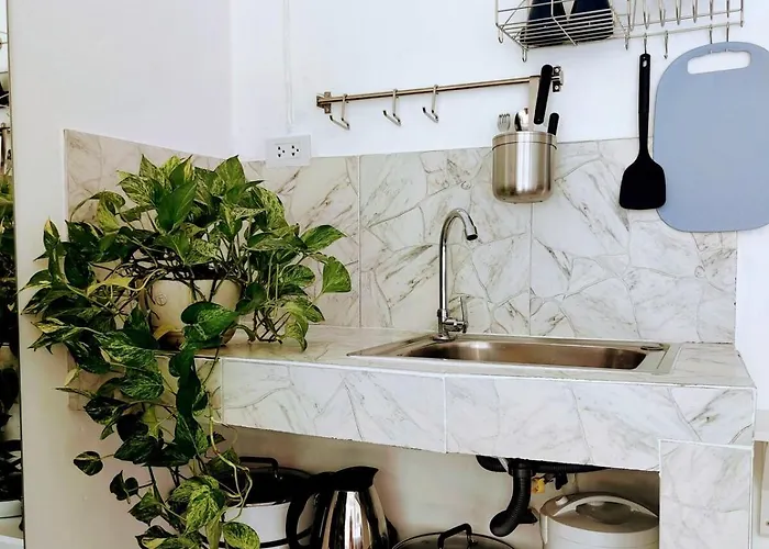 Lumphini Perfect Escape Sunny Rooftop Ensuite 아파트 *