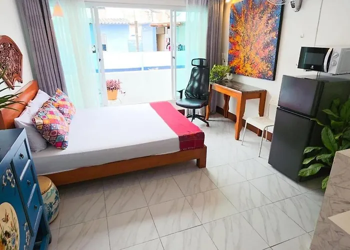 Lumphini Perfect Escape Sunny Rooftop Ensuite *
