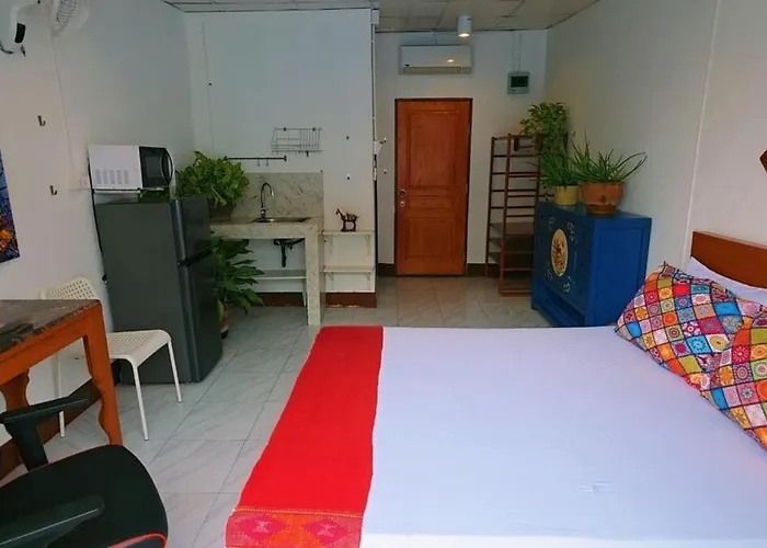 아파트 Lumphini Perfect Escape Sunny Rooftop Ensuite 방콕