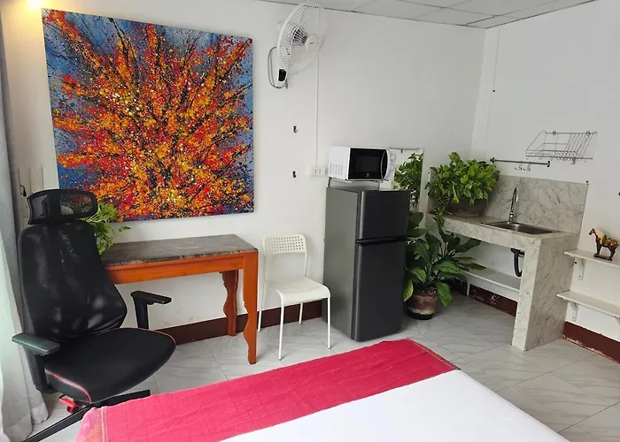 Lumphini Perfect Escape Sunny Rooftop Ensuite 아파트 *
