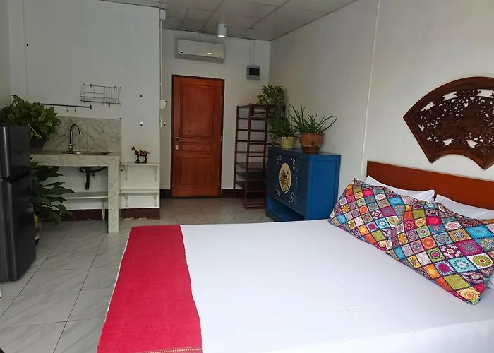 Lumphini Perfect Escape Sunny Rooftop Ensuite 아파트
