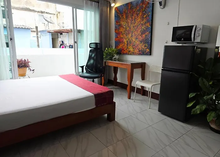 Lumphini Perfect Escape Sunny Rooftop Ensuite 방콕